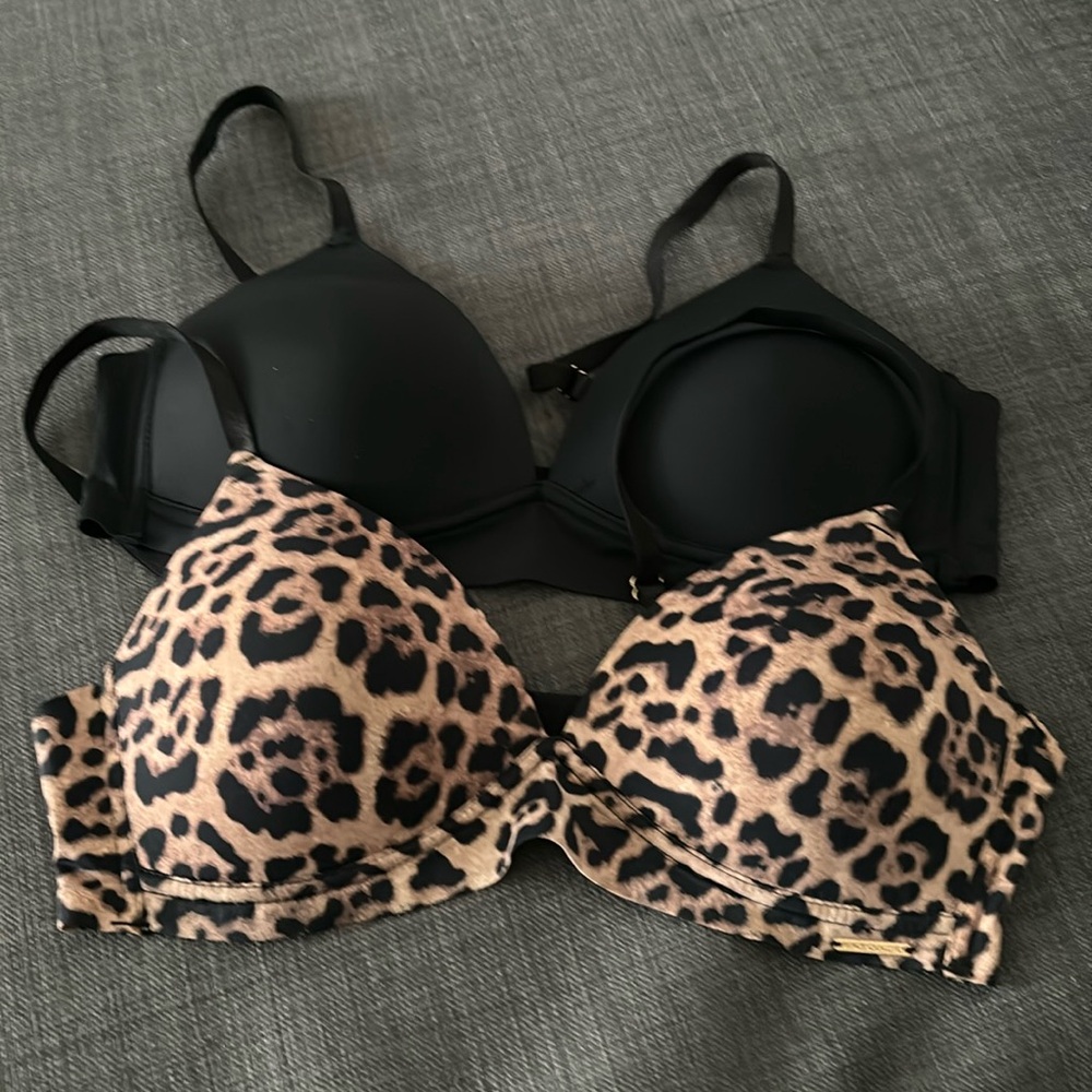 Vince Camuto set of 2 bras size 36B